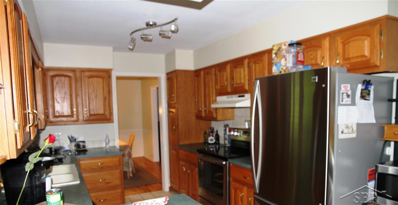 741 Somerset Road Saginaw, MI 48638 - Photo 9 of 26 31349604-8.JPG