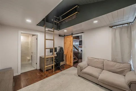 a view of workspace with windows