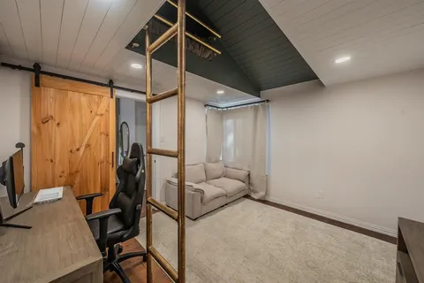 a view of entryway and hall