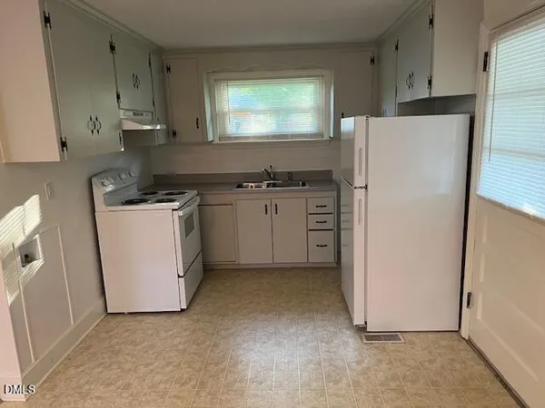 $1,300 | 603 Maple Avenue, Four Oaks, NC 27524
