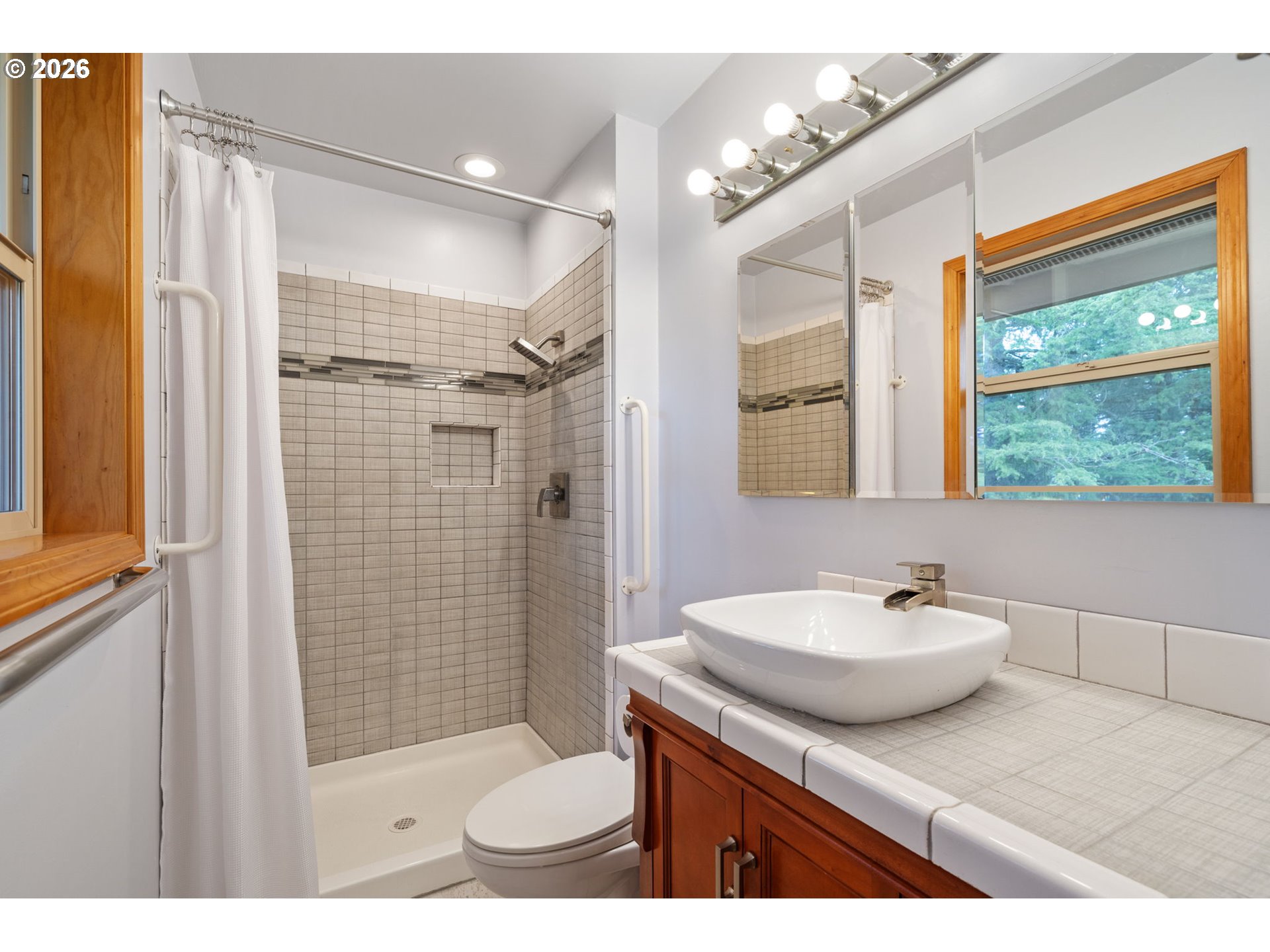3817 Southwest Baird Street Portland, OR 97219 - Photo 19 of 44