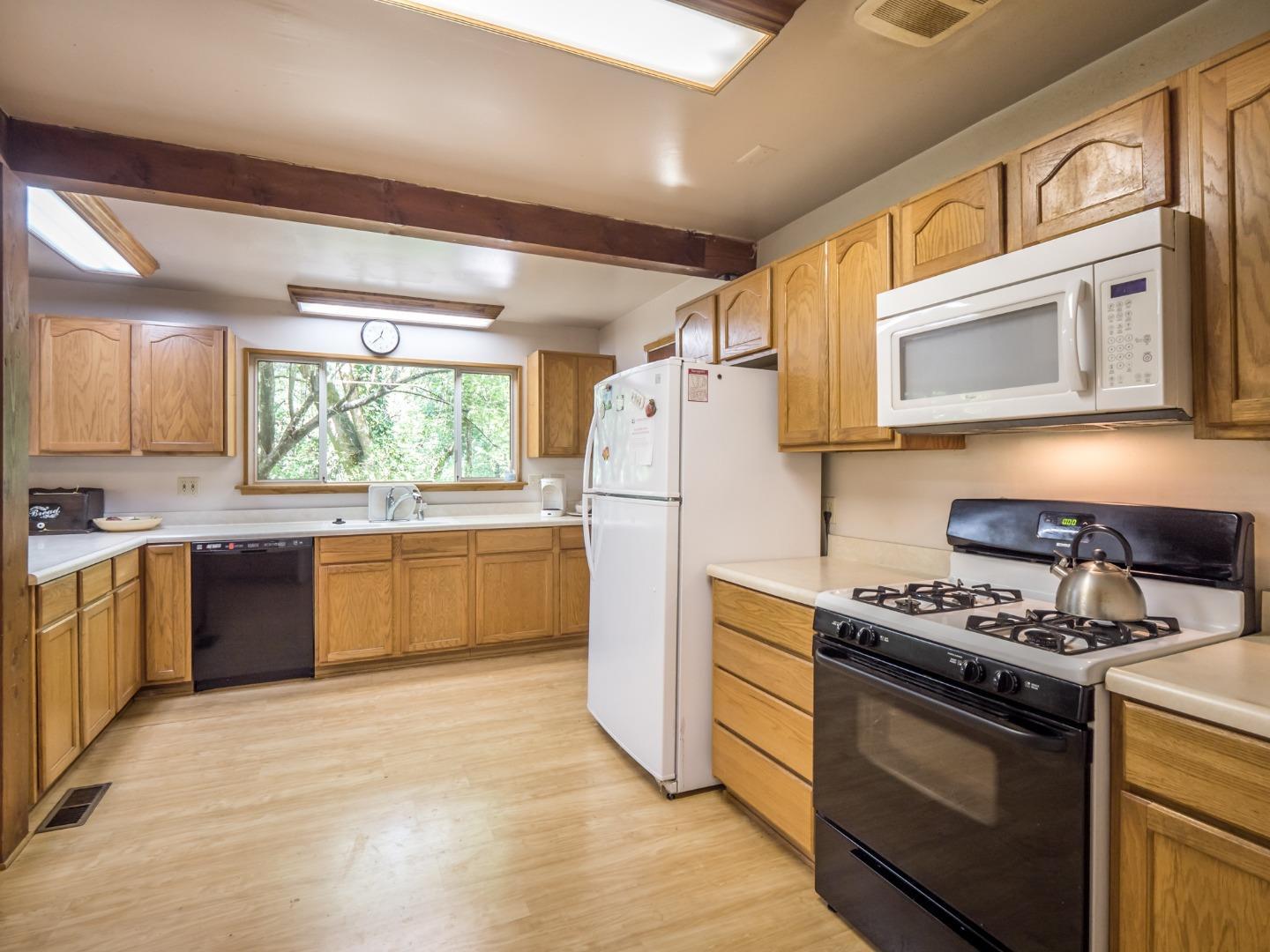 215 Robideaux Road Aptos, CA 95003 - Photo 29 of 55 Gallery Image 29