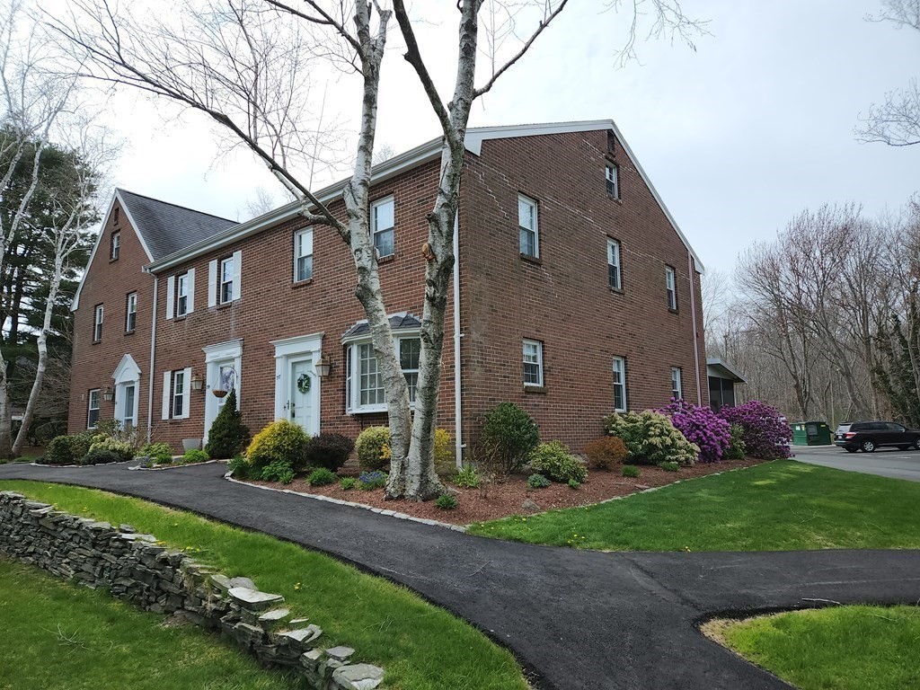 357 Erin Road, Unit 357 Stoughton, MA 02072 - Photo 4 of 33 Gallery Image 4
