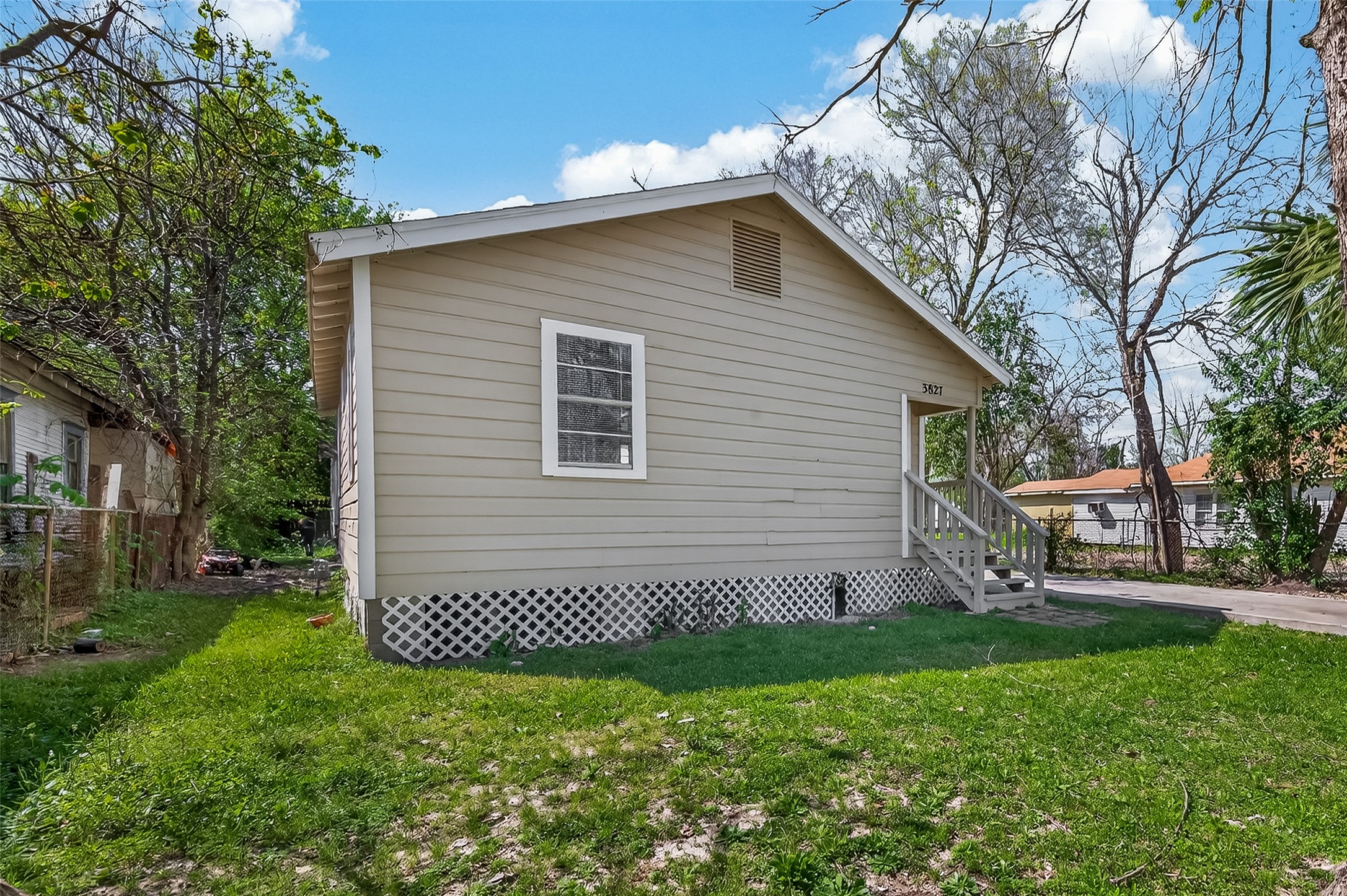 3827 Wayne Street Houston, TX 77026 - Photo 2 of 19