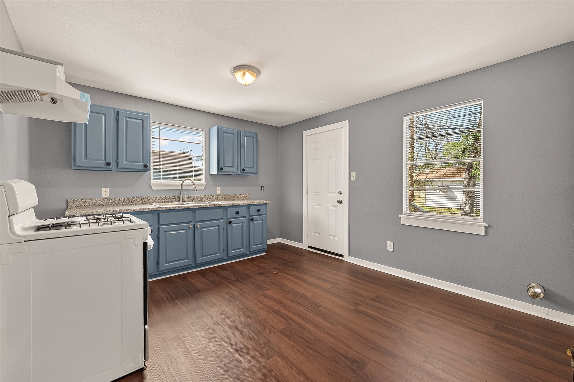 3827 Wayne Street Houston, TX 77026 - Photo 9 of 19