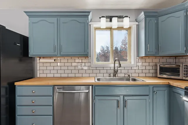 $435,000 | 845 Norwich Court, Nekoosa, WI 54457