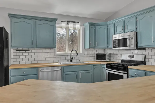 $409,900 | 845 Norwich Court, Nekoosa, WI 54457