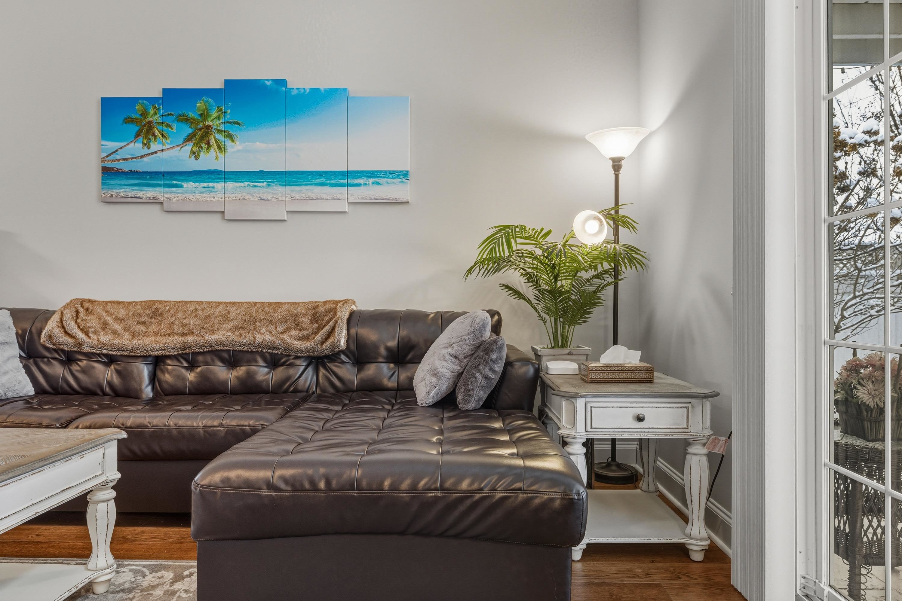470 Callaway Circle Harrisonburg, VA 22801 - Photo 20 of 73 a living room with furniture flowerpot and window