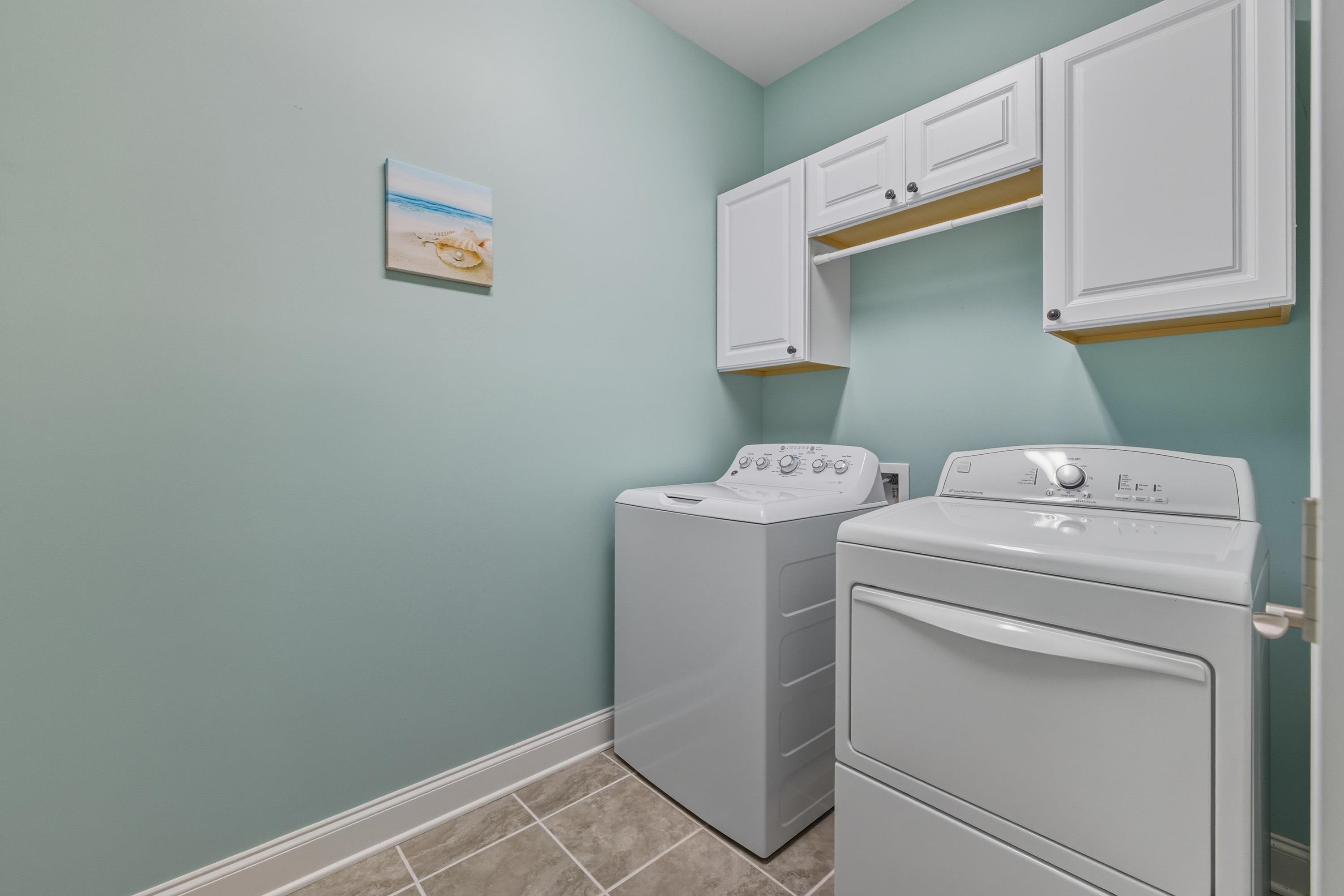 470 Callaway Circle Harrisonburg, VA 22801 - Photo 34 of 73 a utility room with dryer and washer