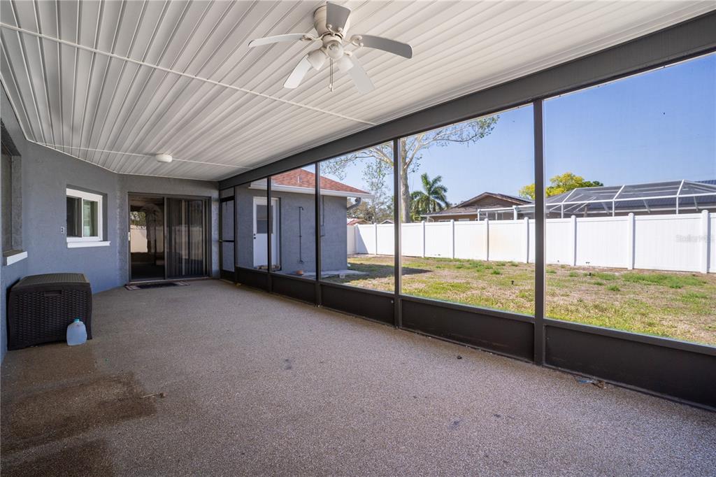 12161 100th Avenue Seminole, FL 33772 - Photo 6 of 34 a view of an empty room with a window