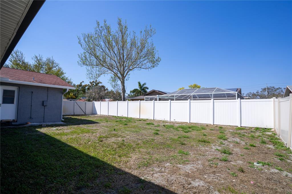 12161 100th Avenue Seminole, FL 33772 - Photo 8 of 34 a view of a backyard