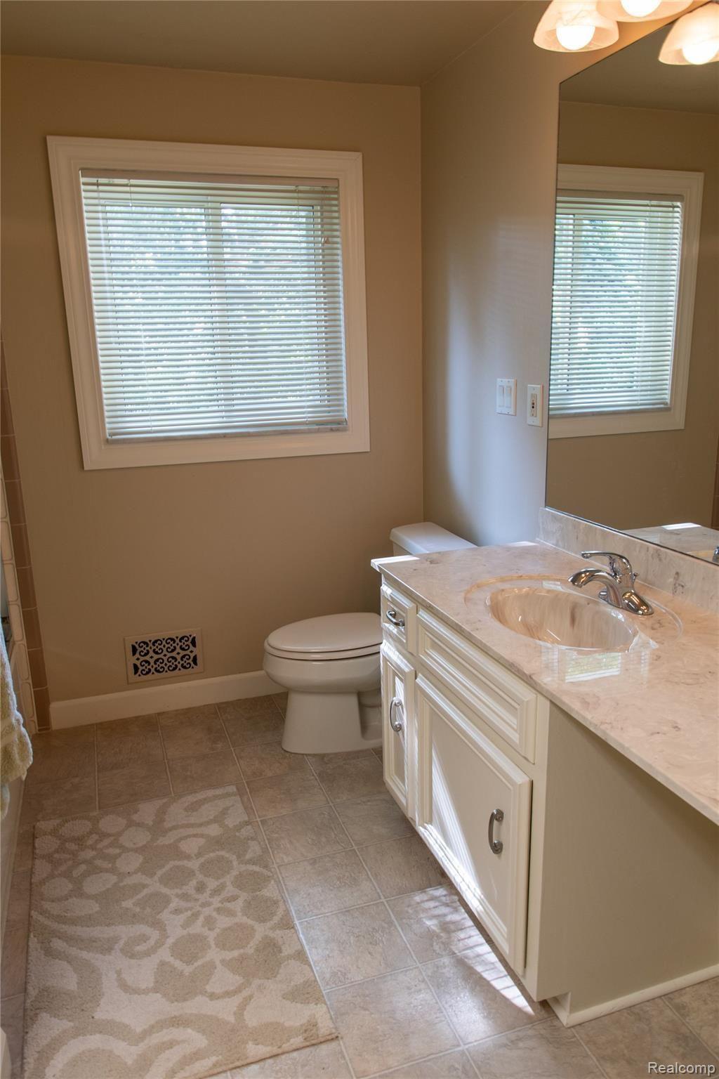 2275 Chalet Drive Rochester, MI 48309 - Photo 43 of 62 Full Bath