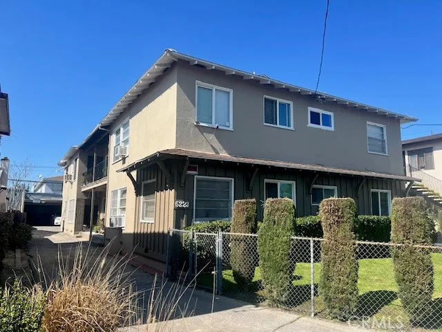 $1,799 | 5223 Auckland Avenue, Unit 5, North Hollywood, CA 91601