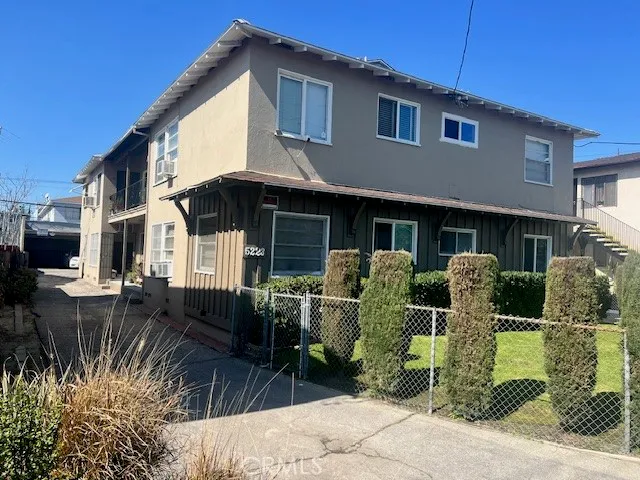 $1,799 | 5223 Auckland Avenue, Unit 5, North Hollywood, CA 91601