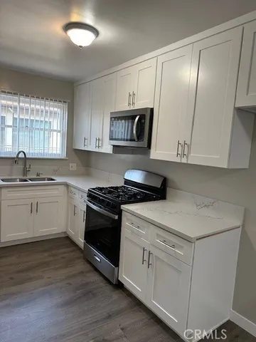 $1,799 | 5223 Auckland Avenue, Unit 5, North Hollywood, CA 91601