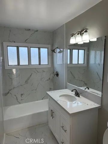 $1,799 | 5223 Auckland Avenue, Unit 5, North Hollywood, CA 91601