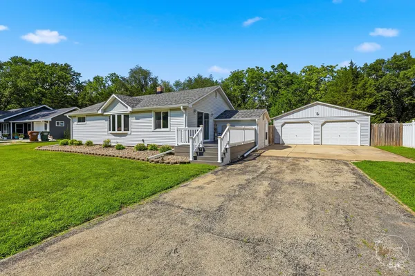 $235,000 | 1925 Highway 113, Kankakee, IL 60901