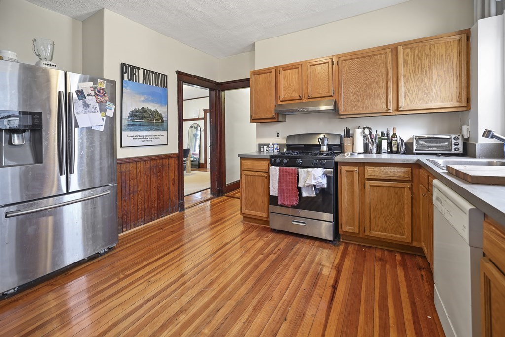 822 Centre Street, Unit 3 Boston, MA 02130 - Photo 2 of 10