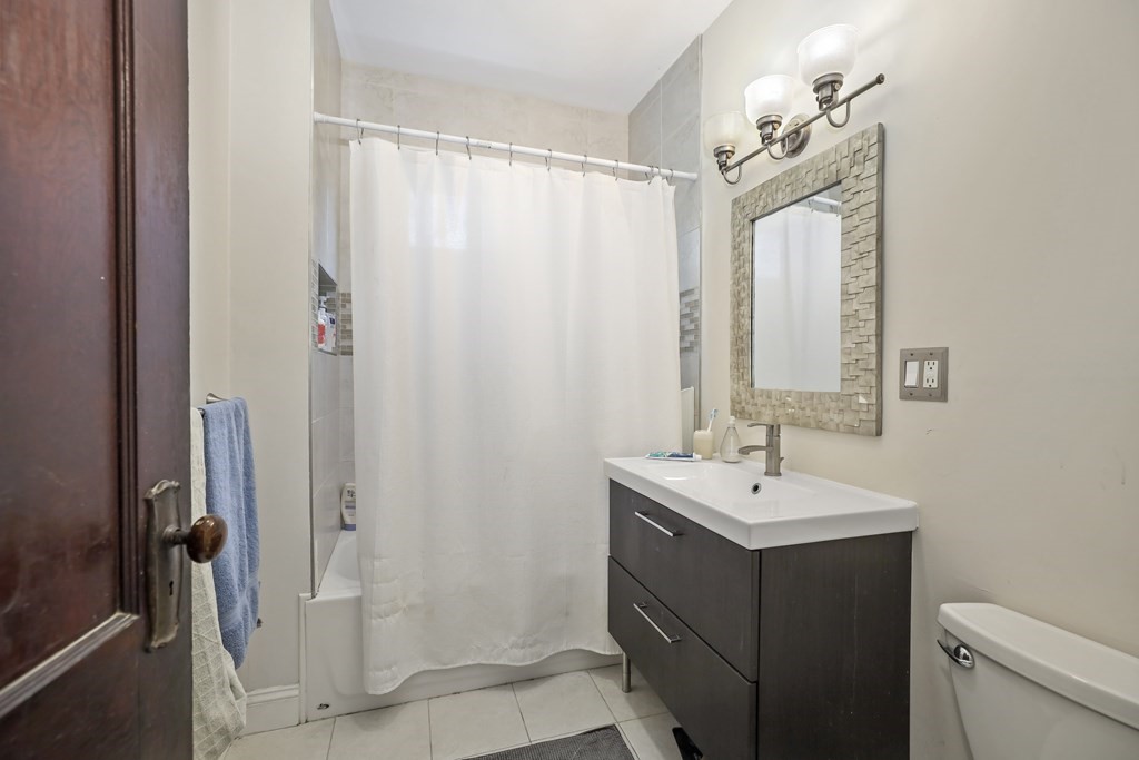 822 Centre Street, Unit 3 Boston, MA 02130 - Photo 4 of 10