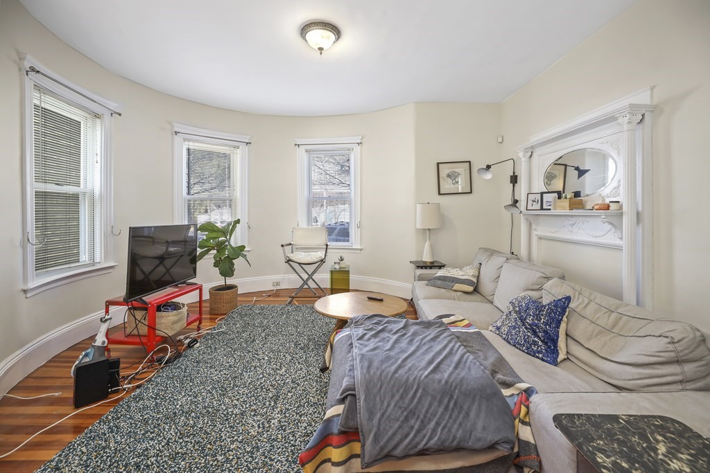 822 Centre Street, Unit 3 Boston, MA 02130 - Photo 6 of 10