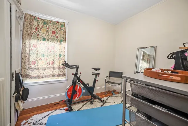 $3,200 | 822 Centre Street, Unit 3, Boston, MA 02130