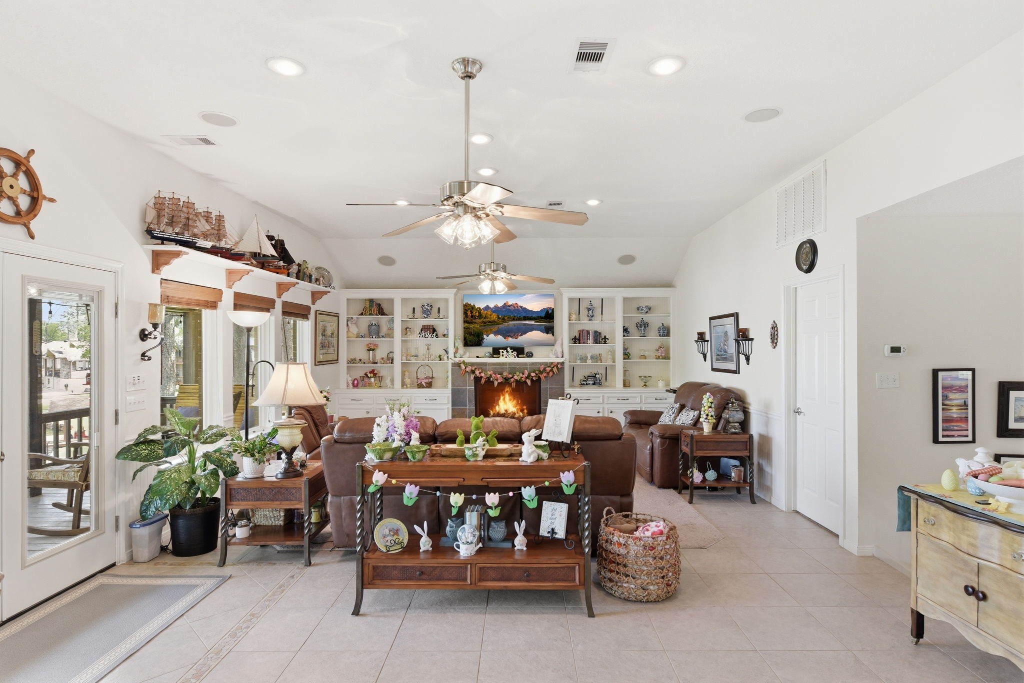 201 Lords Circle Coldspring, TX 77331 - Photo 18 of 48 a living room with furniture and a chandelier