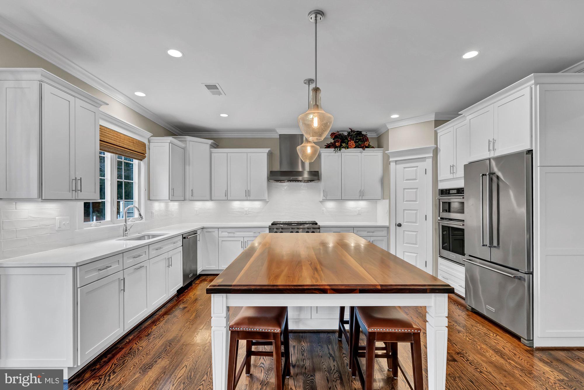 121 Tapawingo Road Southwest Vienna, VA 22180 - Photo 17 of 63