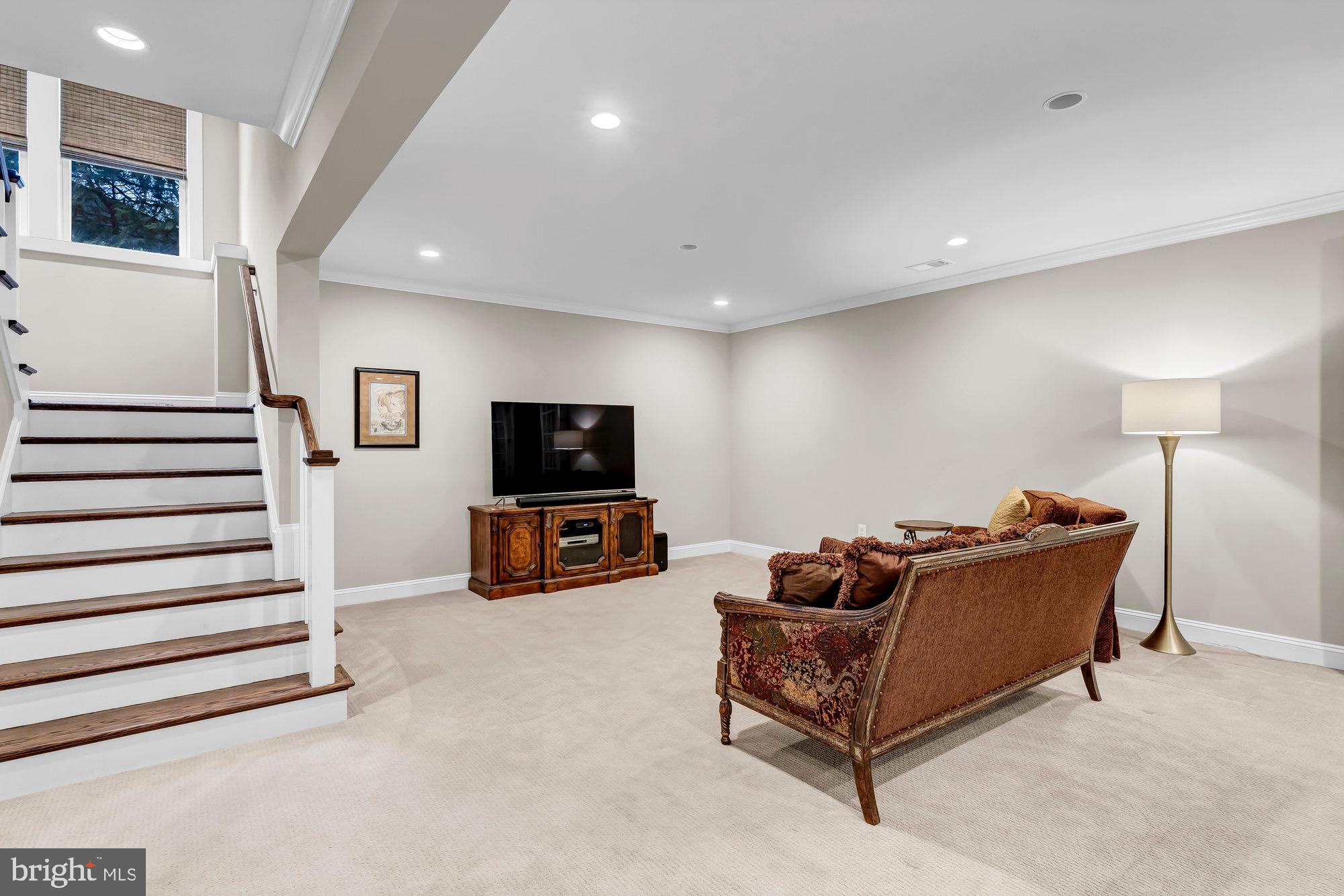 121 Tapawingo Road Southwest Vienna, VA 22180 - Photo 48 of 63