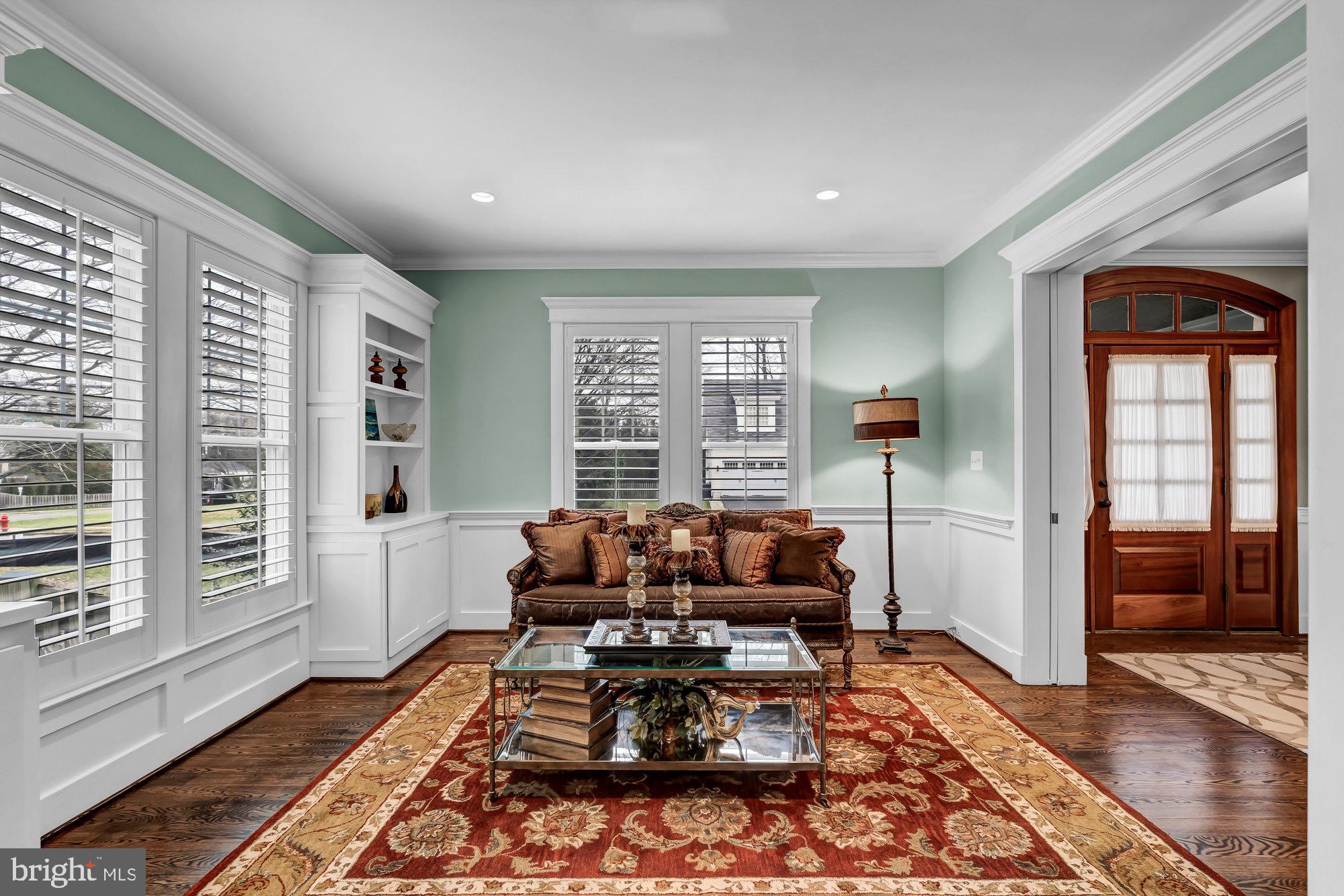 121 Tapawingo Road Southwest Vienna, VA 22180 - Photo 7 of 63