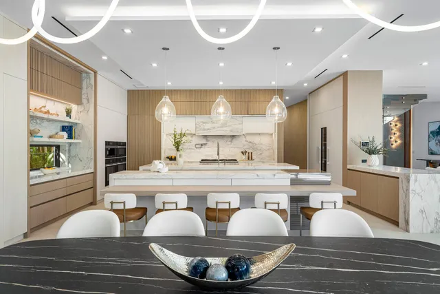 a black and white photo of a picture