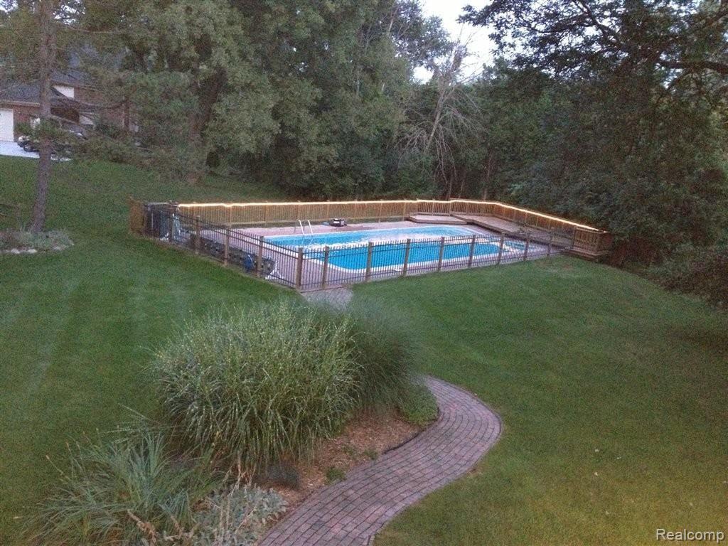 5779 Beechview Drive Rochester, MI 48306 - Photo 7 of 25 Pool.JPG