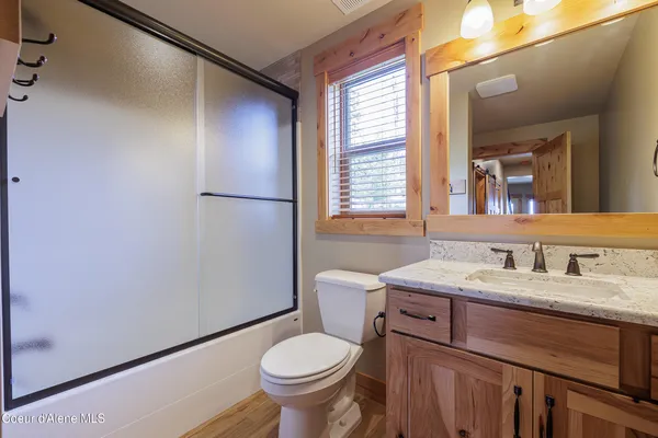 $1,698,000 | 52 Palouse Drive, Unit B10, Nordman, ID 83848