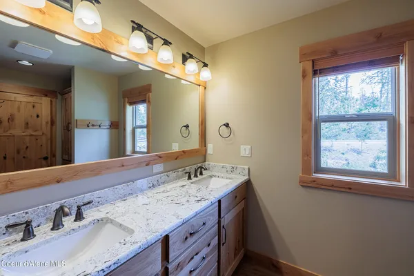$1,698,000 | 52 Palouse Drive, Unit B10, Nordman, ID 83848