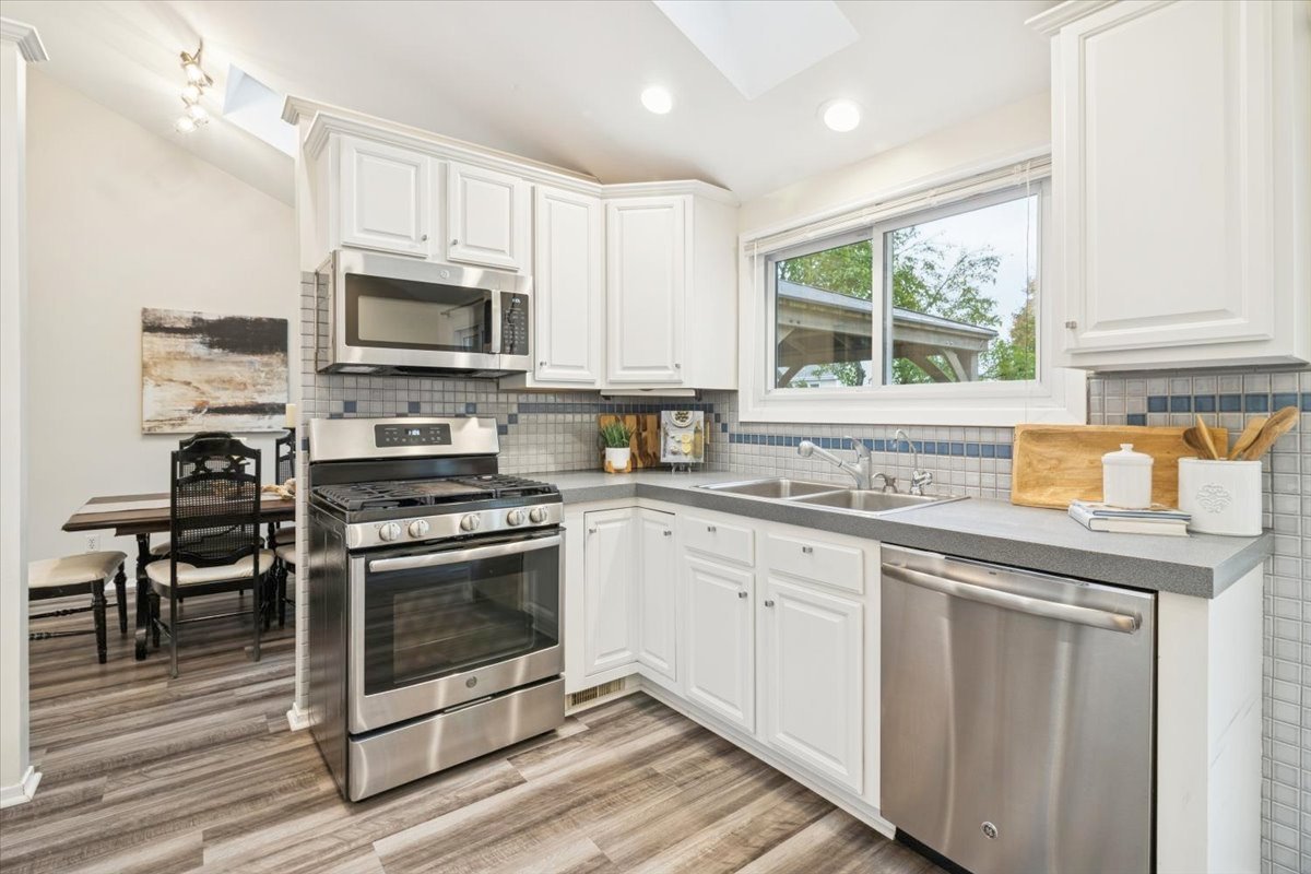 1332 Giese Road Batavia, IL 60510 - Photo 11 of 43