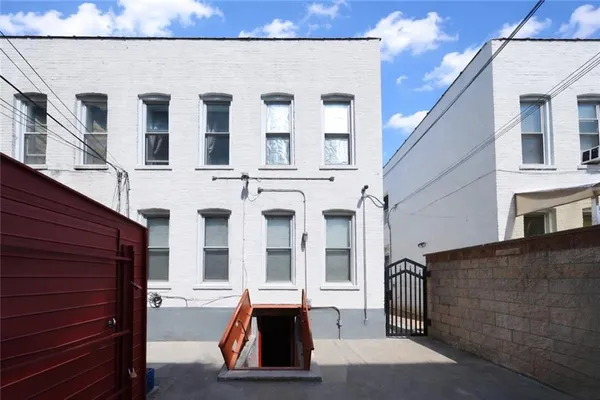 $2,250,000 | 2222 63rd Street | Mapleton