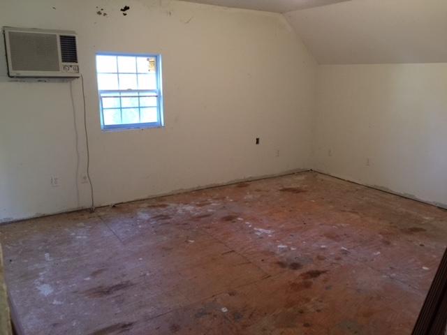 112 South Moore Road Chattanooga, TN 37411 - Photo 25 of 25 GARAGE ROOM IN BACK UPSTAIRS