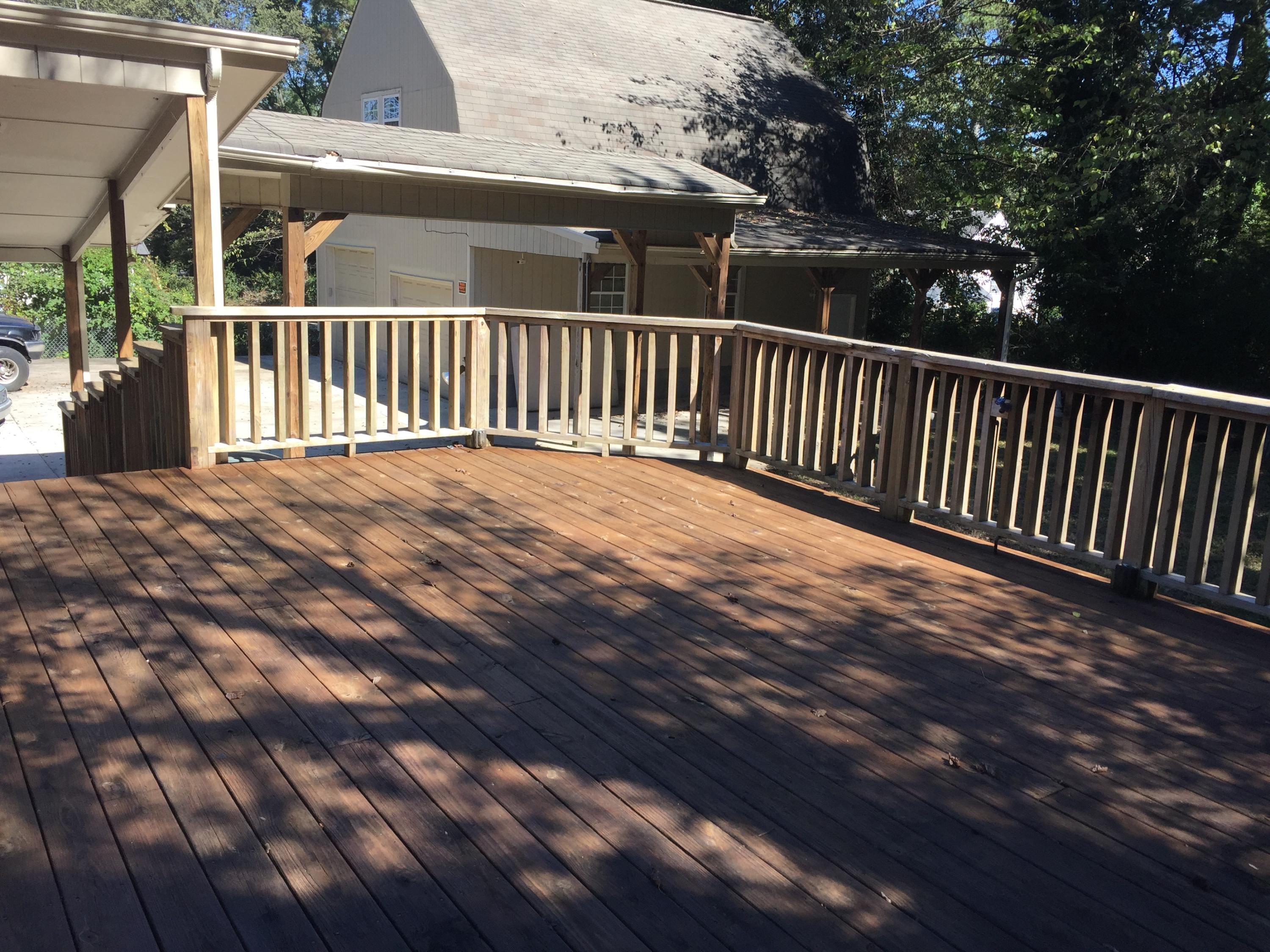112 South Moore Road Chattanooga, TN 37411 - Photo 5 of 25 Massive Back Deck