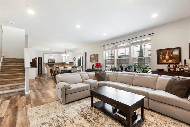 $493,000 | 658 Silver Leaf Lane, Round Lake, IL 60073