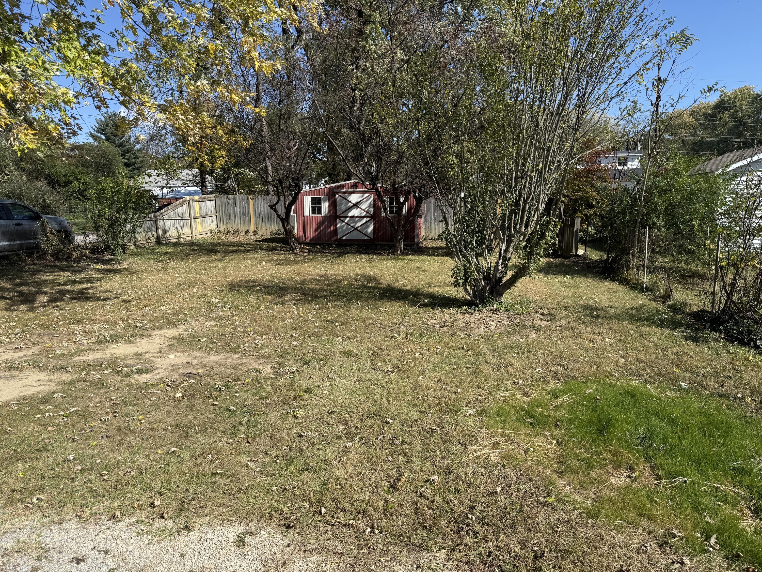 222 Ross Street Salem, VA 24153 - Photo 17 of 20 a view of a yard with large trees