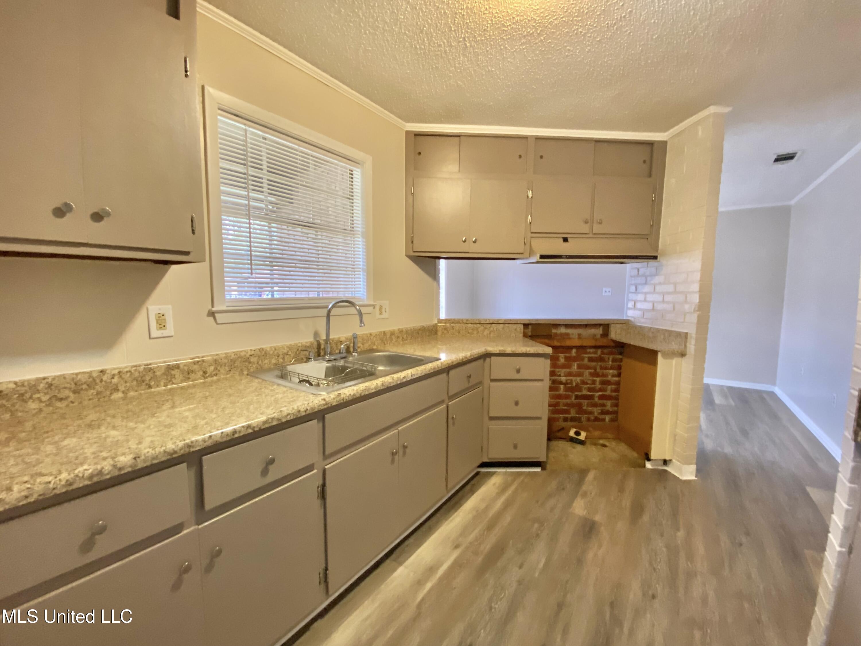 4316 Knowlcrest Drive Moss Point, MS 39562 - Photo 11 of 26 IMG_1727