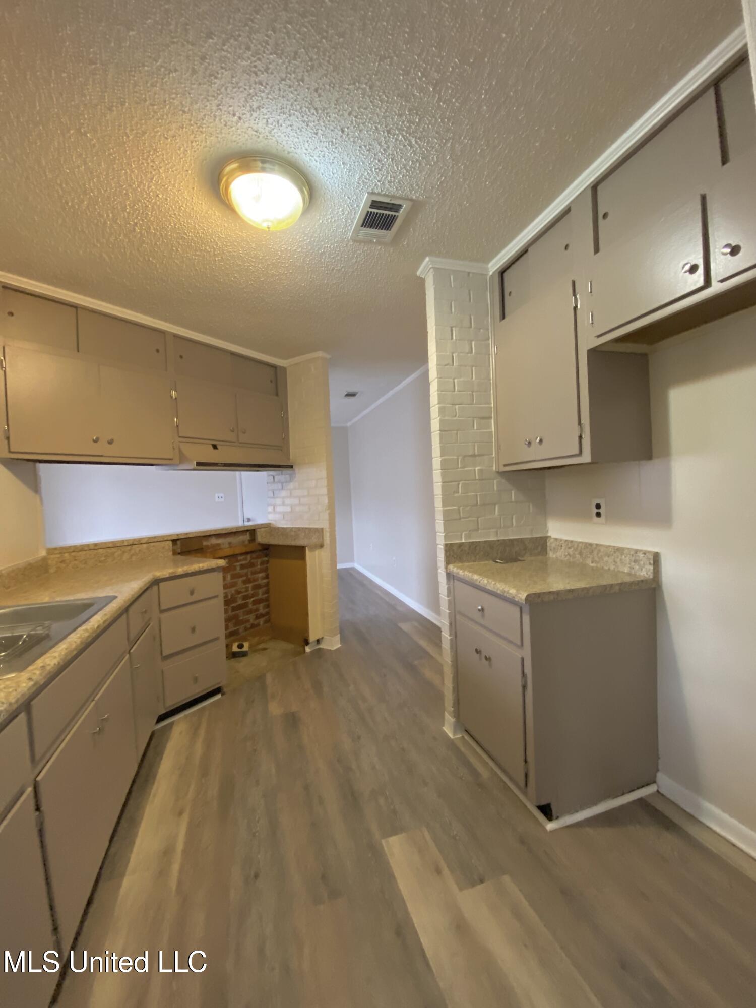 4316 Knowlcrest Drive Moss Point, MS 39562 - Photo 14 of 26 IMG_1728