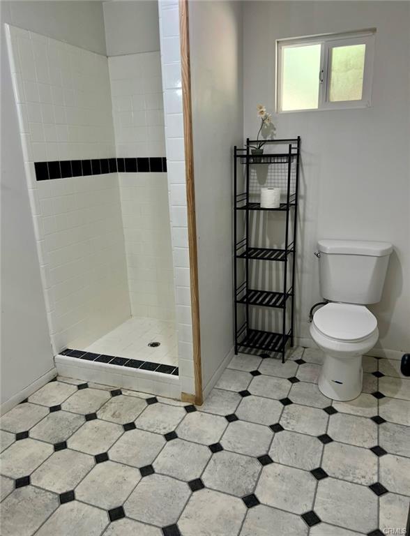 3568 Manzanita Road Mariposa, CA 95338 - Photo 17 of 17 a bathroom with a toilet