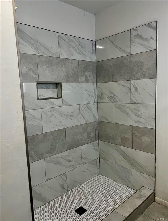 3568 Manzanita Road Mariposa, CA 95338 - Photo 10 of 17 a bathroom with a shower