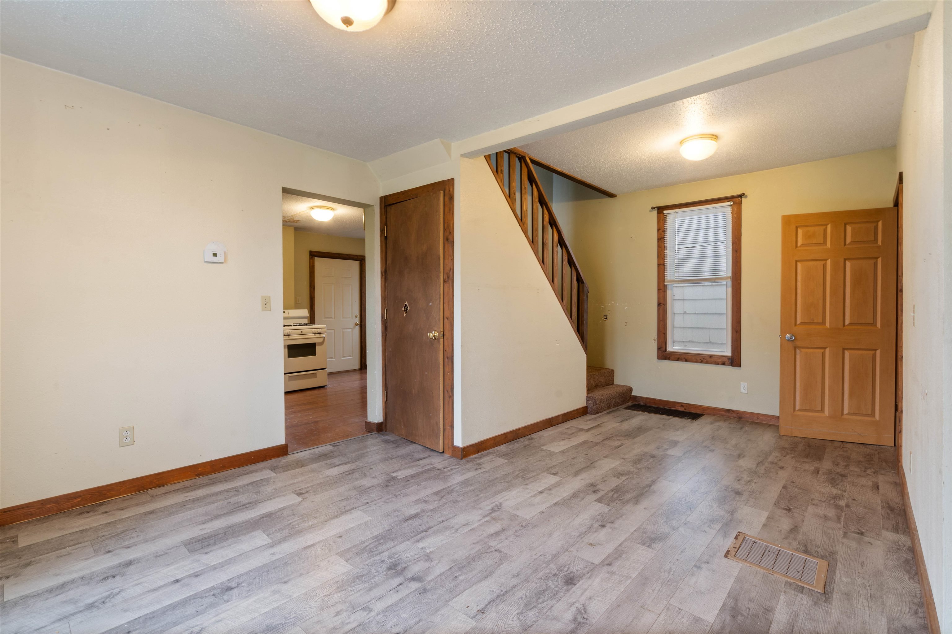 1114 Grand Avenue Superior, WI 54880 - Photo 5 of 28