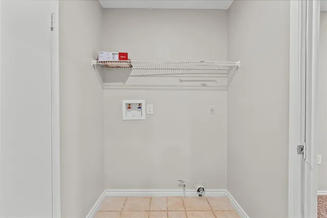 a close up view of washer and dryer