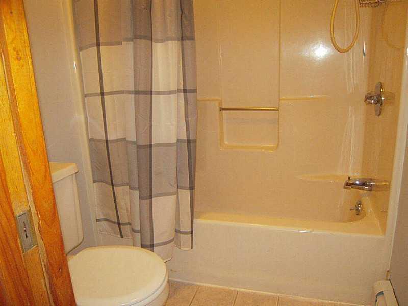 66 Stuart Street Portland, ME 04103 - Photo 12 of 31 Bathroom.