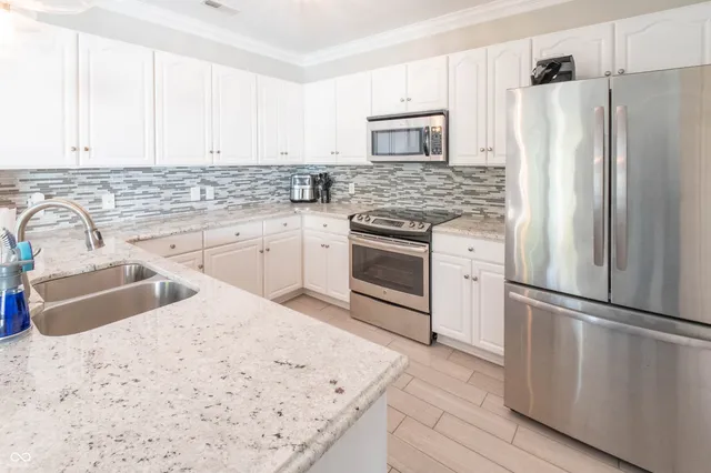 $208,999 | 1631 Lacebark Drive, Unit F, Greenwood, IN 46143