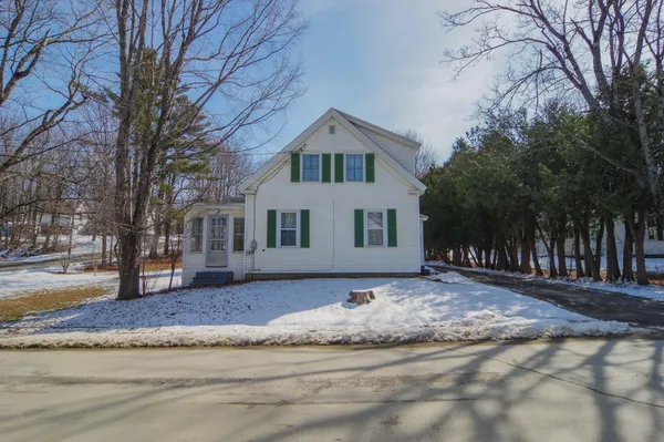 $298,000 | 61 Pleasant Street, Dexter, ME 04930