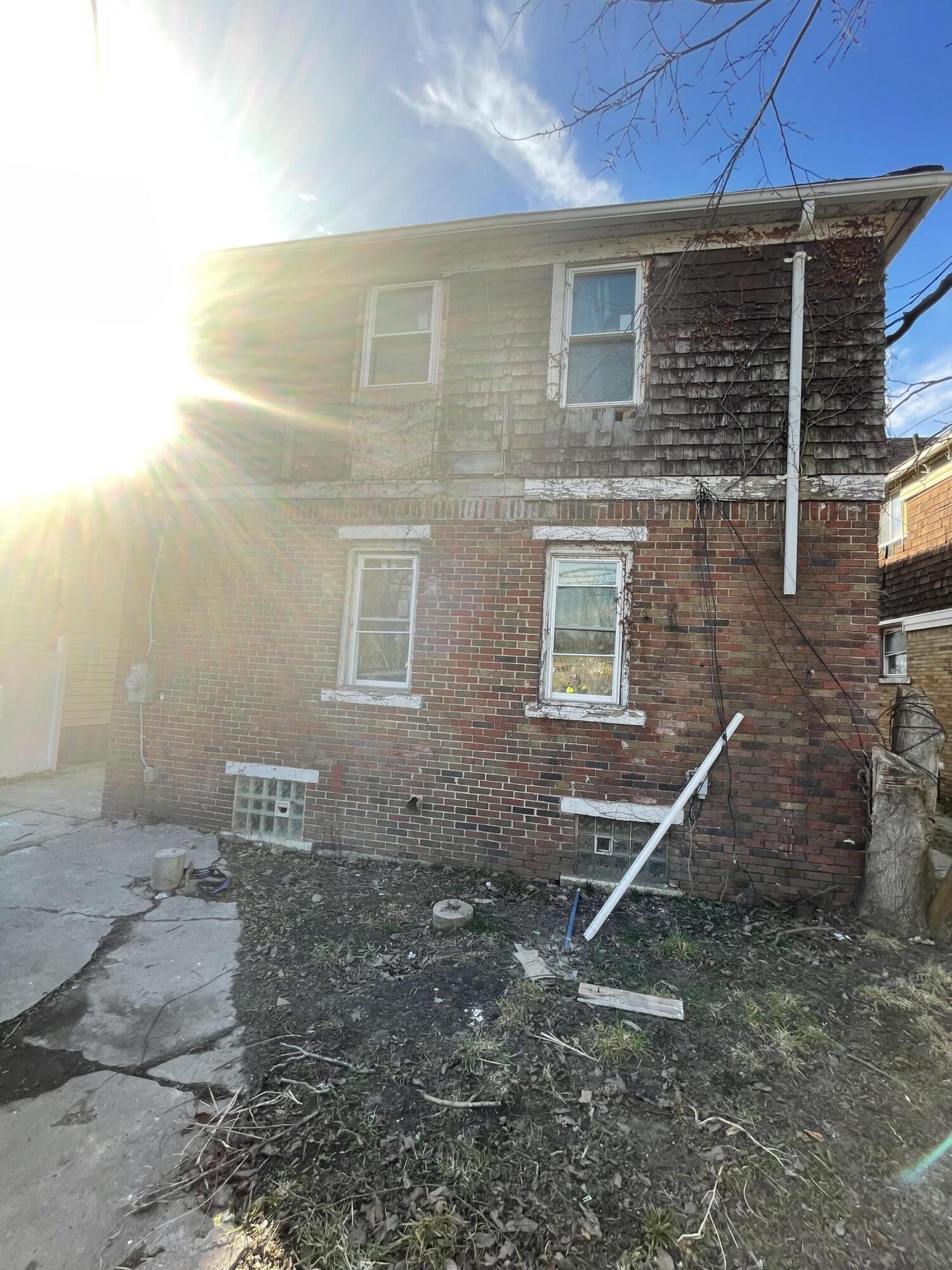 13570 Meyers Road Detroit, MI 48227 - Photo 4 of 4 IMG_0030