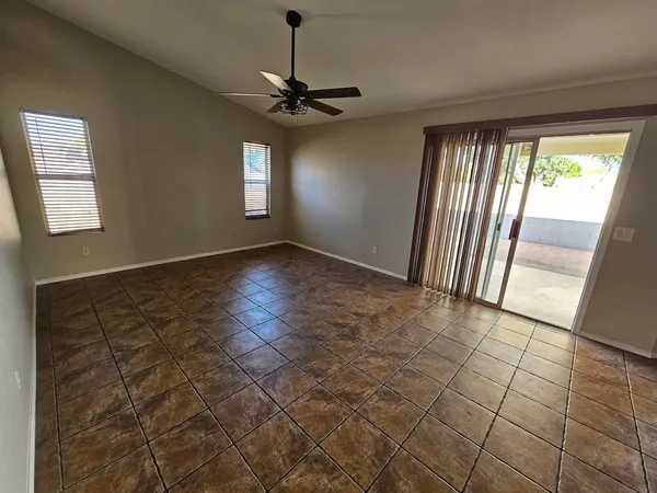 $2,195 | 406 East Century Avenue, Gilbert, AZ 85296